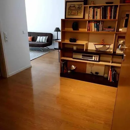 Modern And Spacious In Lissabon