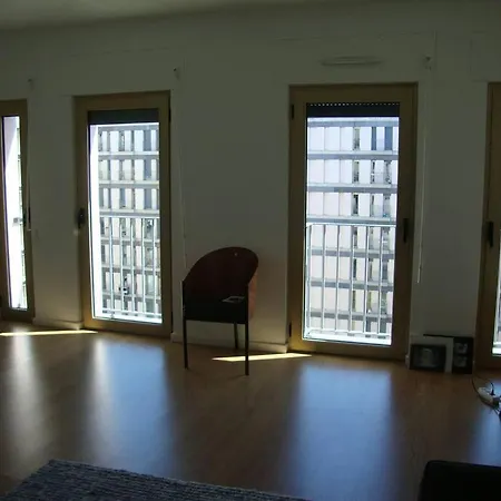 Modern And Spacious In Apartment