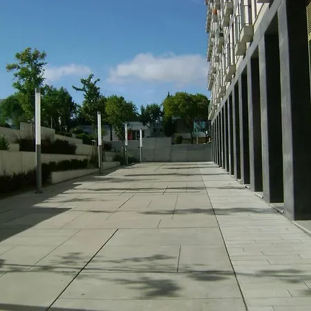 Apartment Modern And Spacious In *